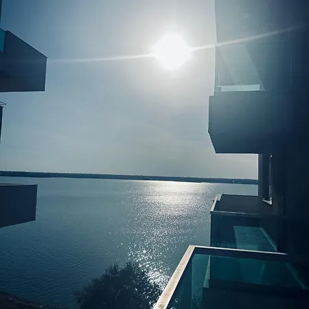 Moonlight Luxury *