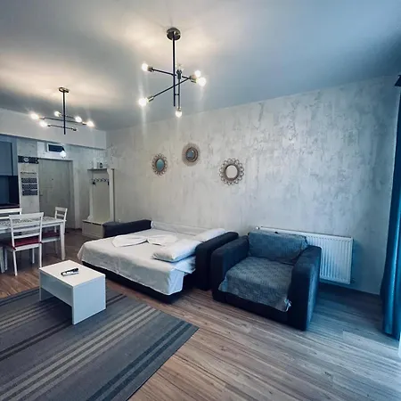 Moonlight Luxury Apartment Mamaia